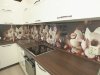 Кухня угловая со встроенной в подоконник столешницей  фото 2 &mdash; Компания "Фишт Мебель"