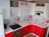 Кухня угловая с белой каменной столешницей   фото 1 &mdash; Компания "Фишт Мебель"